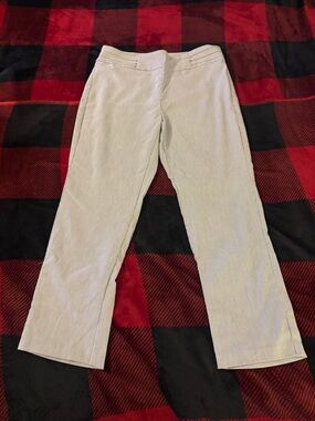 3/4 Pants in Light Gray